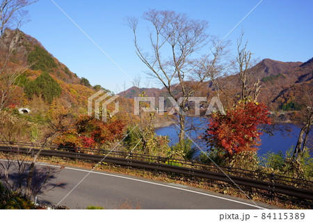 山の色づき 山の色づき 84115389