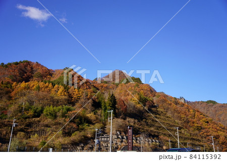 山の色づき 山の色づき 84115392
