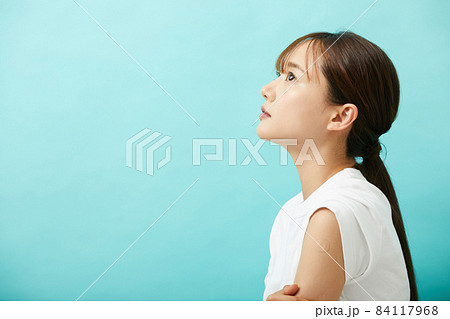 若い女性 注射 ワクチン 若い女性 注射 ワクチン 84117968