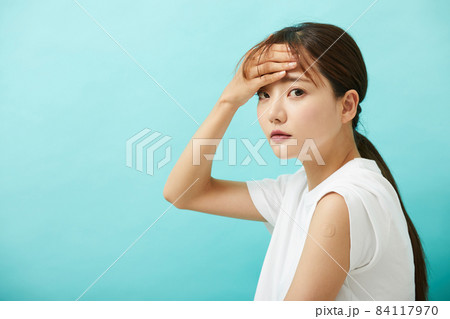 若い女性 注射 ワクチン 若い女性 注射 ワクチン 84117970