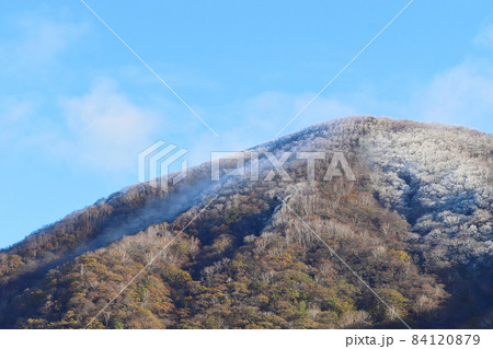 群馬県　赤城山の紅葉と樹氷 84120879