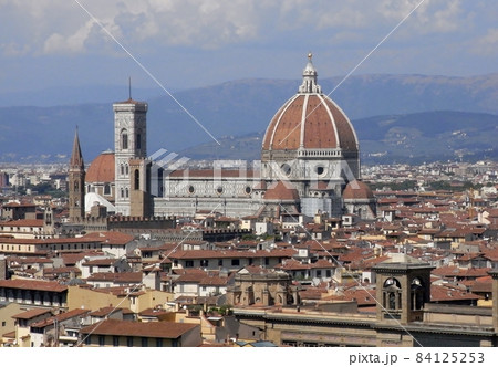 サンタ・マリア・デル・フィオーレ大聖堂 イタリアフィレンツェ サンタ・マリア・デル・フィオーレ大聖堂 イタリアフィレンツェ 84125253