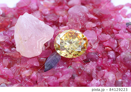yellow sapphire diamond on natural red ganet yellow sapphire diamond on natural red ganet 84129223