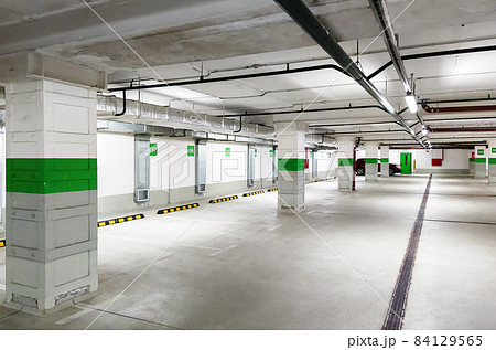 Underground car parking, perspective view of parking garage Underground car parking, perspective view of parking garage 84129565