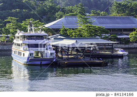 宮島　フェリー桟橋　厳島　広島県廿日市市 84134166