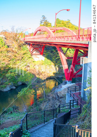 高津戸橋　高津戸峡入口　紅葉はじめ　秋の風景 84134647