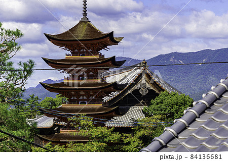 宮島　千畳閣と五重塔　広島県廿日市市 84136681