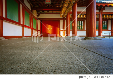 大阪、四天王寺の中心伽藍 回廊 84136742