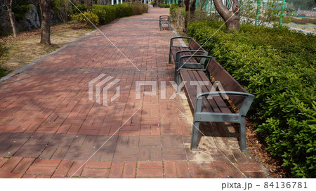 椅子 いす 景色 84136781