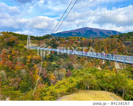 大分県九重町・晩秋の九重“夢”大吊橋 大分県九重町・晩秋の九重“夢”大吊橋 84138167