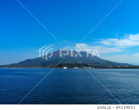 鹿児島・桜島フェリーより桜島 鹿児島・桜島フェリーより桜島 84139651