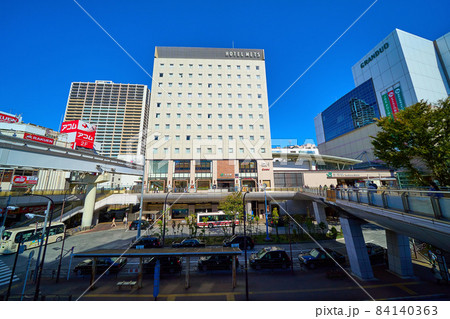 東京都立川市曙町のJR立川駅南口と駅前ロータリー 84140363