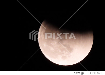 #部分月食 :満月 月齢 14.2 (大潮)大阪府枚方市 #部分月食 :満月 月齢 14.2 (大潮)大阪府枚方市 84141820