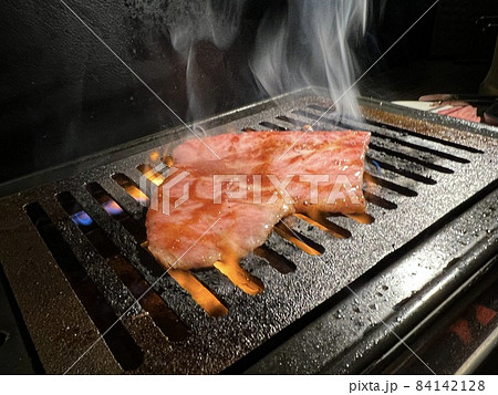 上ロースの焼肉 84142128