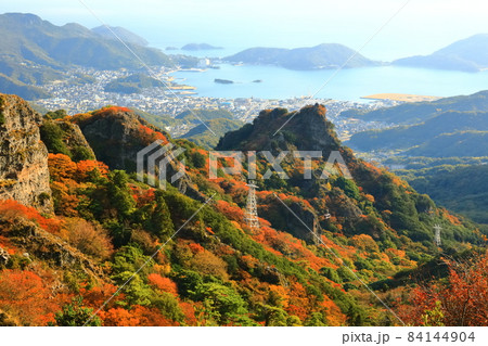 【香川県】晴天下の寒霞渓の紅葉 84144904