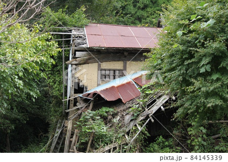 廃屋 84145339