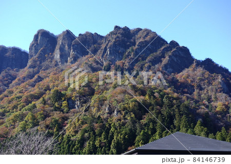妙義山の紅葉 84146739