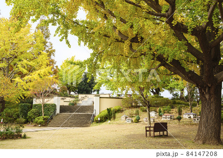 異国情緒溢れる神奈川県横浜市中区山手のプラフ18番館洋館の秋 異国情緒溢れる神奈川県横浜市中区山手のプラフ18番館洋館の秋 84147208
