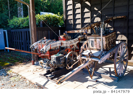 埼玉県富士見市　難波田城公園　手押し消防ポンプ車 84147979