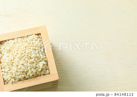 枡に入った5分づき米 枡に入った5分づき米 84148113