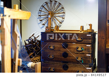 埼玉県富士見市　難波田城公園　旧大澤家住宅　糸引き車 84149527