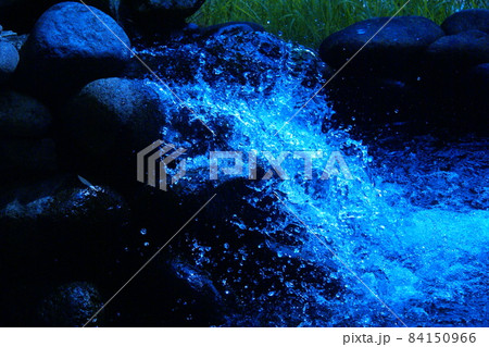 カラー 流れ 川 透明 透過 (2021年11月登録) カラー 流れ 川 透明 透過 (2021年11月登録) 84150966