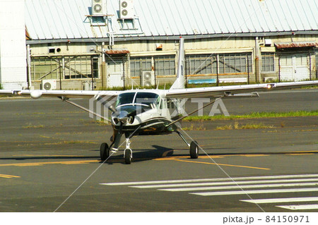カラー 飛行機 飛行場 航空 (2021年11月登録) カラー 飛行機 飛行場 航空 (2021年11月登録) 84150971