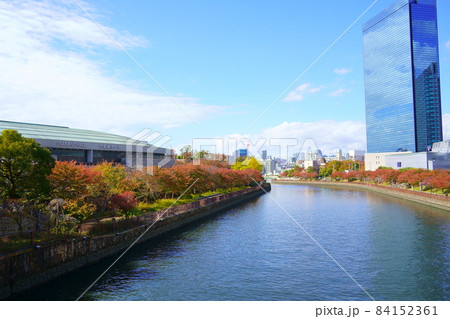 第二寝屋川沿いの大阪城ホールとクリスタルタワー 第二寝屋川沿いの大阪城ホールとクリスタルタワー 84152361