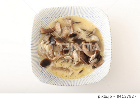 はたけしめじ バター炒め はたけしめじ バター炒め 84157927