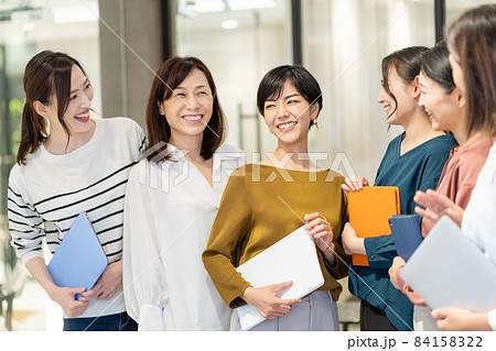 ビジネスウーマン オフィスカジュアル　撮影協力：WEEK芝大門(サンフロンティア不動産) 84158322