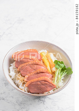 鴨肉どんぶり 84159182