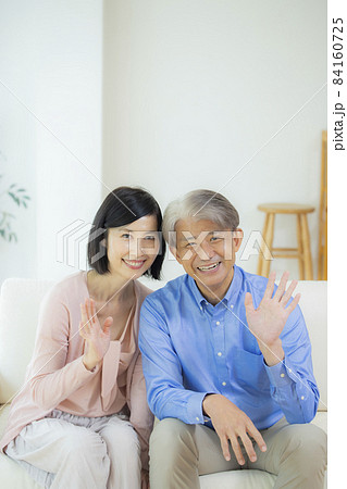 ミドル夫婦 リビング ミドル夫婦 リビング 84160725