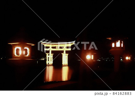 宮島、厳島神社夜景 宮島、厳島神社夜景 84162883