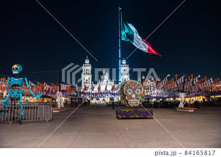 メキシコシティ　死者の日の夜 84165817