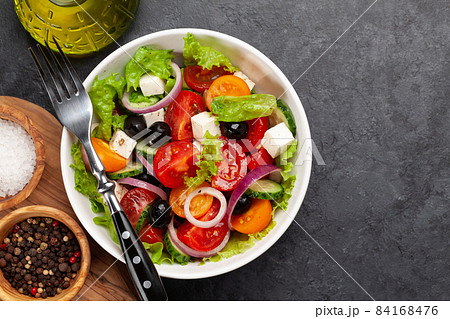 Classic greek salad 84168476