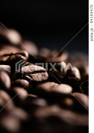 Coffee beans background, roasted signature bean with rich flavour, best morning drink and luxury blend Coffee beans background, roasted signature bean with rich flavour, best morning drink and luxury blend 84169470
