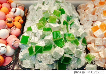 Close up traditional turkish rahat lokum sweets candy in shop Close up traditional turkish rahat lokum sweets candy in shop 84171288