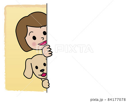 壁から顔を出す女の子とダックスフンド 84177078