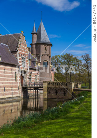 Castle Kasteel Heeswijk in Netherlands Castle Kasteel Heeswijk in Netherlands 84177741