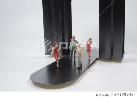 a mini of figure across the bookend a mini of figure across the bookend 84179848