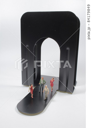 a mini of figure across the bookend a mini of figure across the bookend 84179849