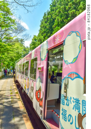 福島県南会津にある会津鉄道の塔のへつり駅の夏風景 84182068