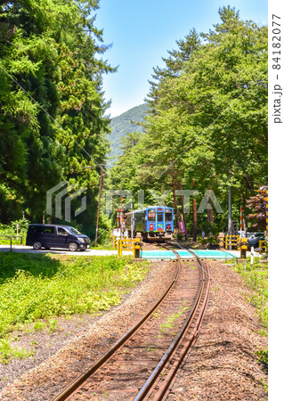 福島県南会津にある会津鉄道の塔のへつり駅の夏風景 福島県南会津にある会津鉄道の塔のへつり駅の夏風景 84182077