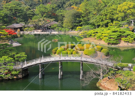 【香川県】栗林公園の偃月橋と掬月亭 【香川県】栗林公園の偃月橋と掬月亭 84182433