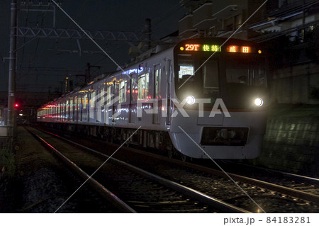夜を走る都営浅草線5300型 84183281