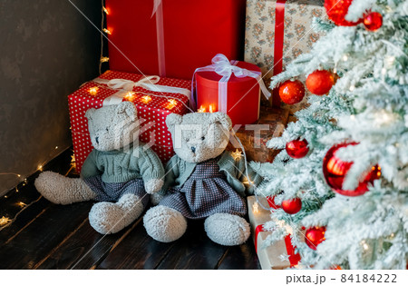 Christmas tree with gifts and teddy bears Christmas tree with gifts and teddy bears 84184222