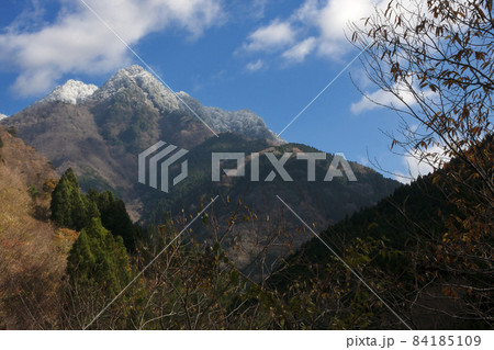 奈良県の山、行者還岳、大普賢岳初冠雪の初冬風景-6 奈良県の山、行者還岳、大普賢岳初冠雪の初冬風景-6 84185109