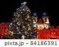 チェコ・プラハ・旧市街広場のクリスマスツリー 84186391