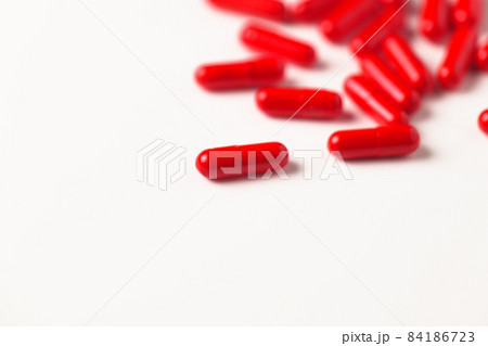 カプセル状飲み薬のイメージ 84186723