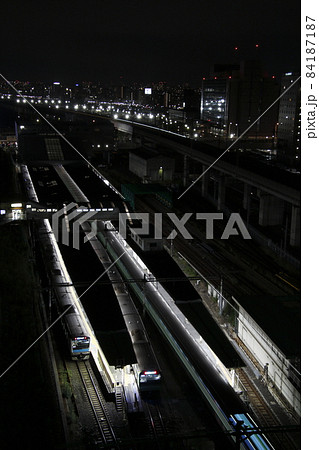 終電近い田端駅に停車中の山手線・京浜東北線 84187187